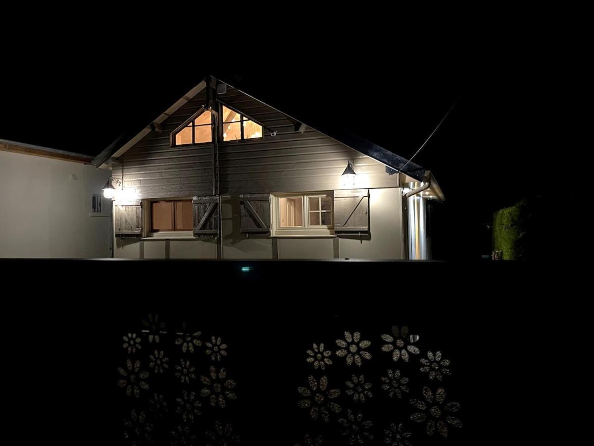 Charmant Chalet En Bord De Seine Saint-Pierre-du-Vauvray Экстерьер фото