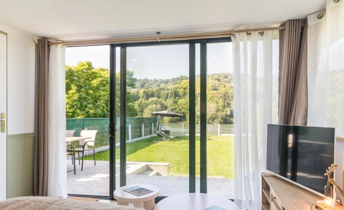 Charmant Chalet En Bord De Seine Saint-Pierre-du-Vauvray Экстерьер фото